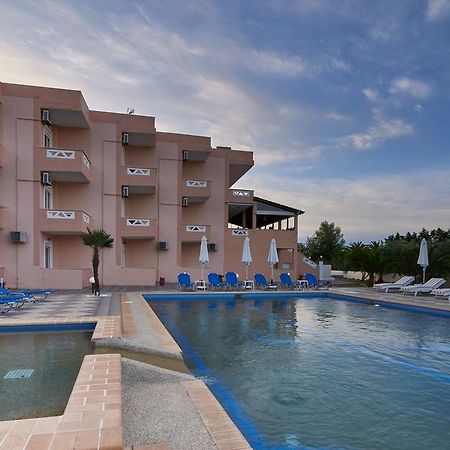Hotel Stefani Сарти Екстериор снимка