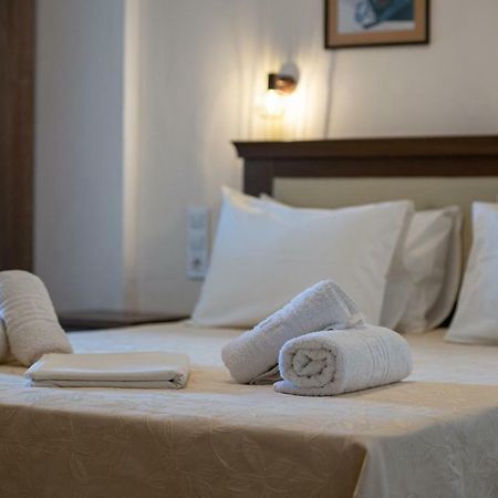 Hotel Stefani Сарти Екстериор снимка