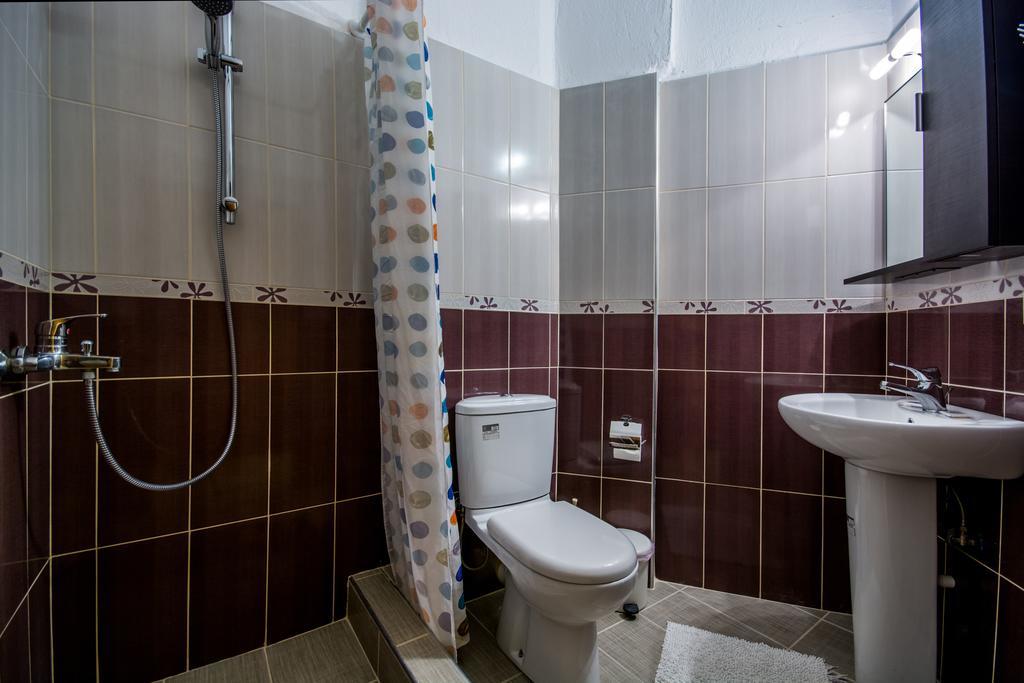 Hotel Stefani Сарти Екстериор снимка