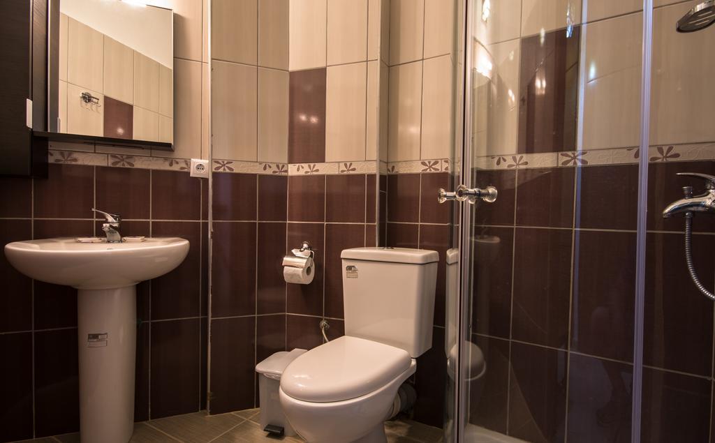 Hotel Stefani Сарти Екстериор снимка