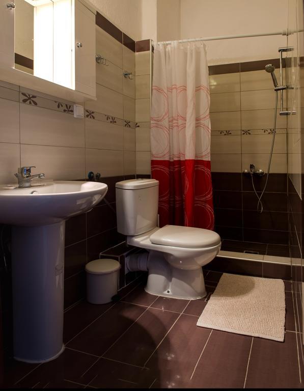Hotel Stefani Сарти Екстериор снимка
