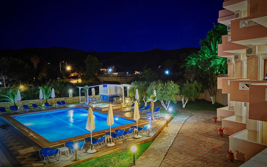 Hotel Stefani Сарти Екстериор снимка