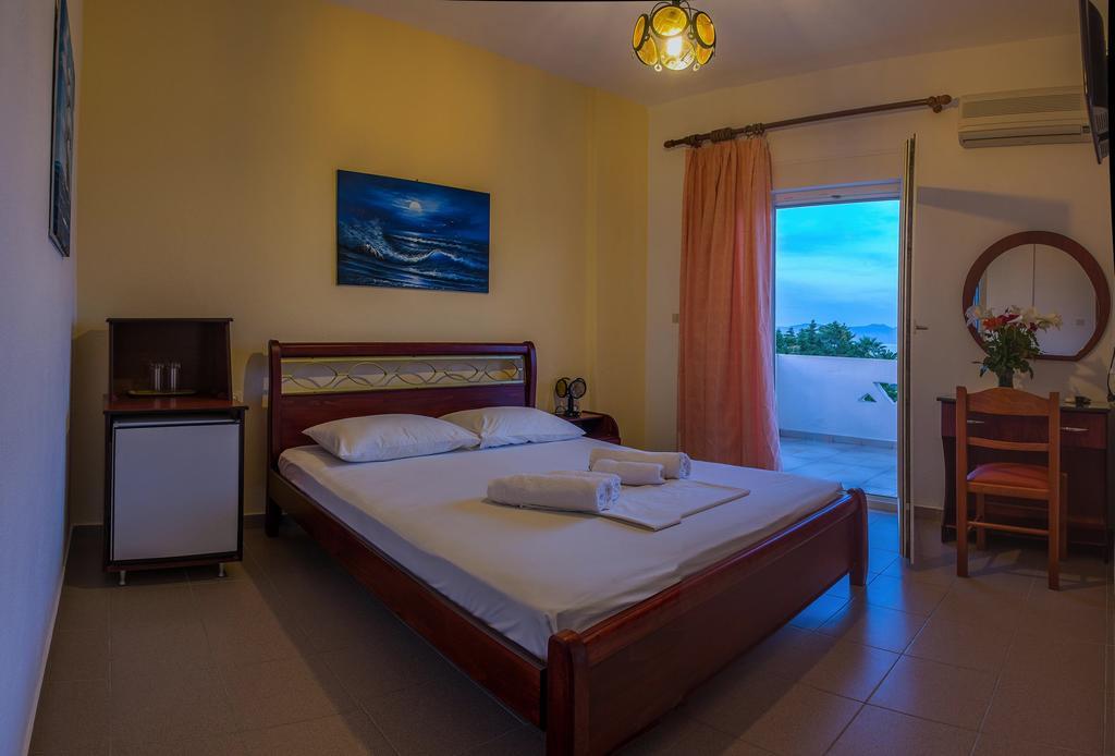 Hotel Stefani Сарти Екстериор снимка