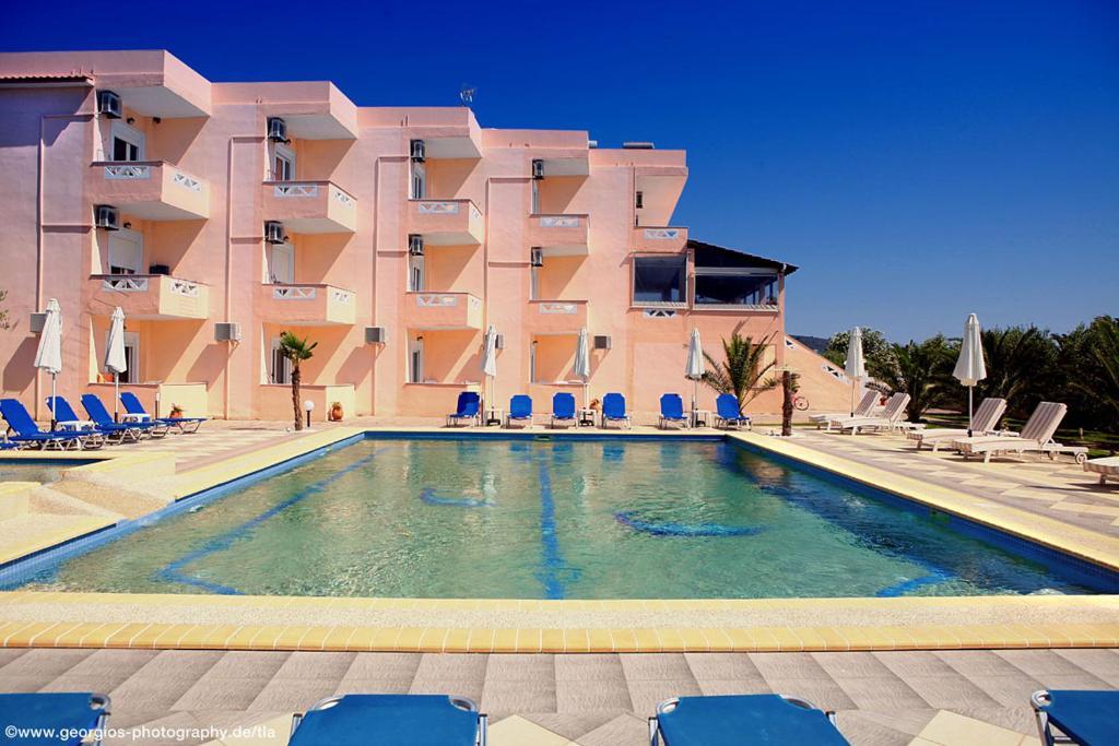Hotel Stefani Сарти Екстериор снимка
