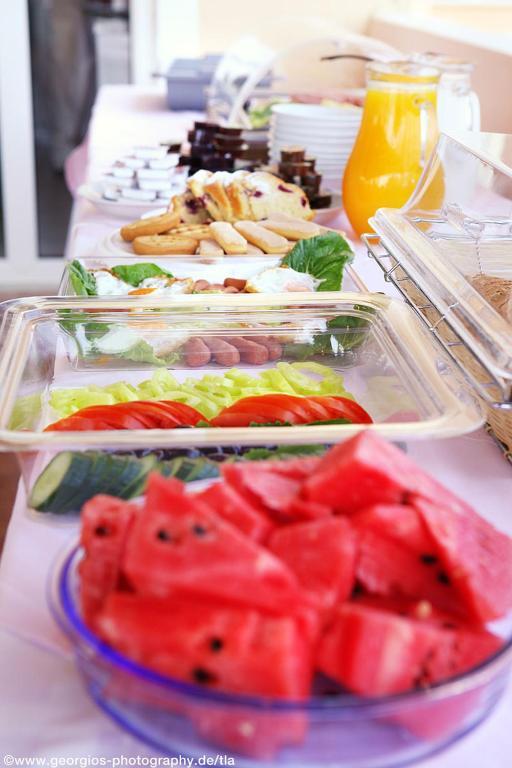 Hotel Stefani Сарти Екстериор снимка