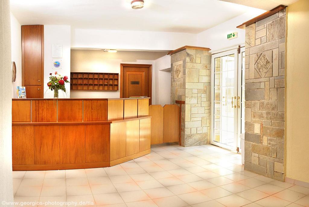 Hotel Stefani Сарти Екстериор снимка