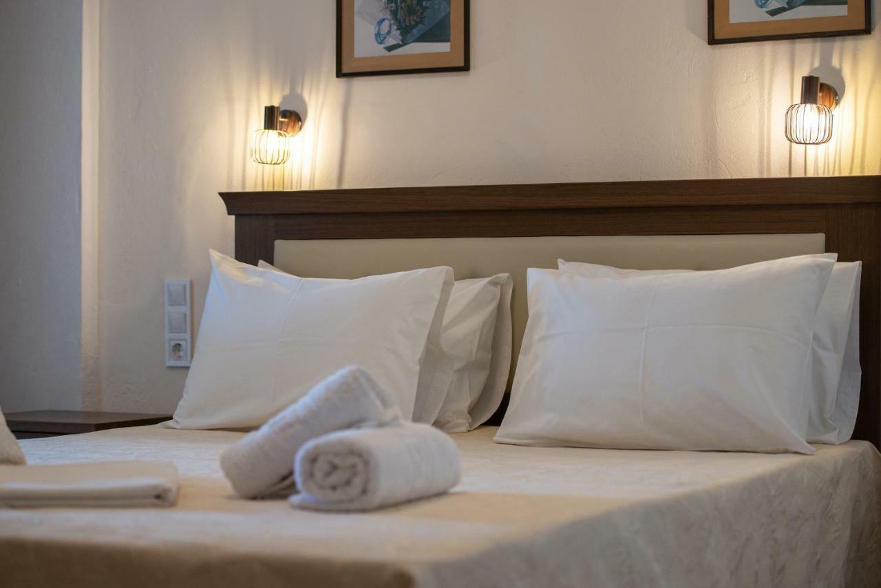 Hotel Stefani Сарти Екстериор снимка