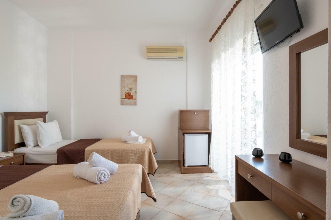 Hotel Stefani Сарти Екстериор снимка