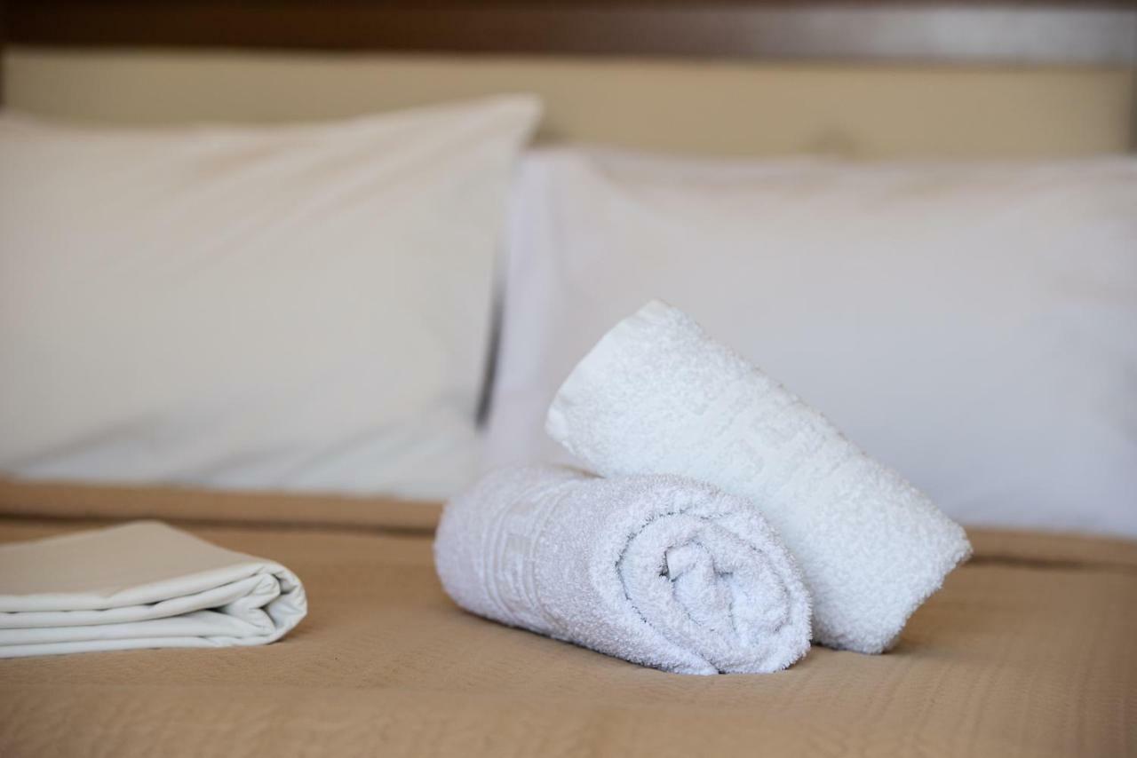 Hotel Stefani Сарти Екстериор снимка