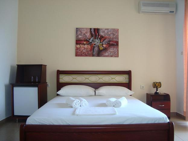 Hotel Stefani Сарти Стая снимка